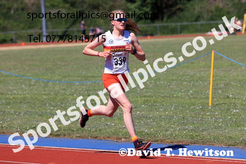 Girls under-15s 3000 metres, 2025 North Eastern Track and Field Champs., Shildon, County Durham. Photo: David T. Hewitson/Sports for All Pics